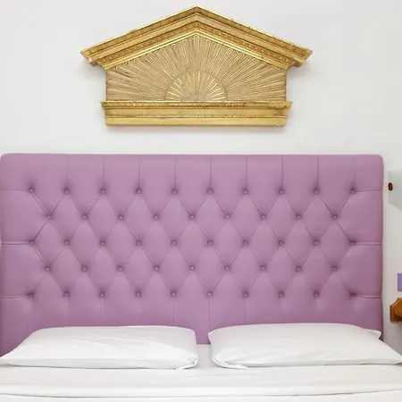 Sonnino Guest house 4*